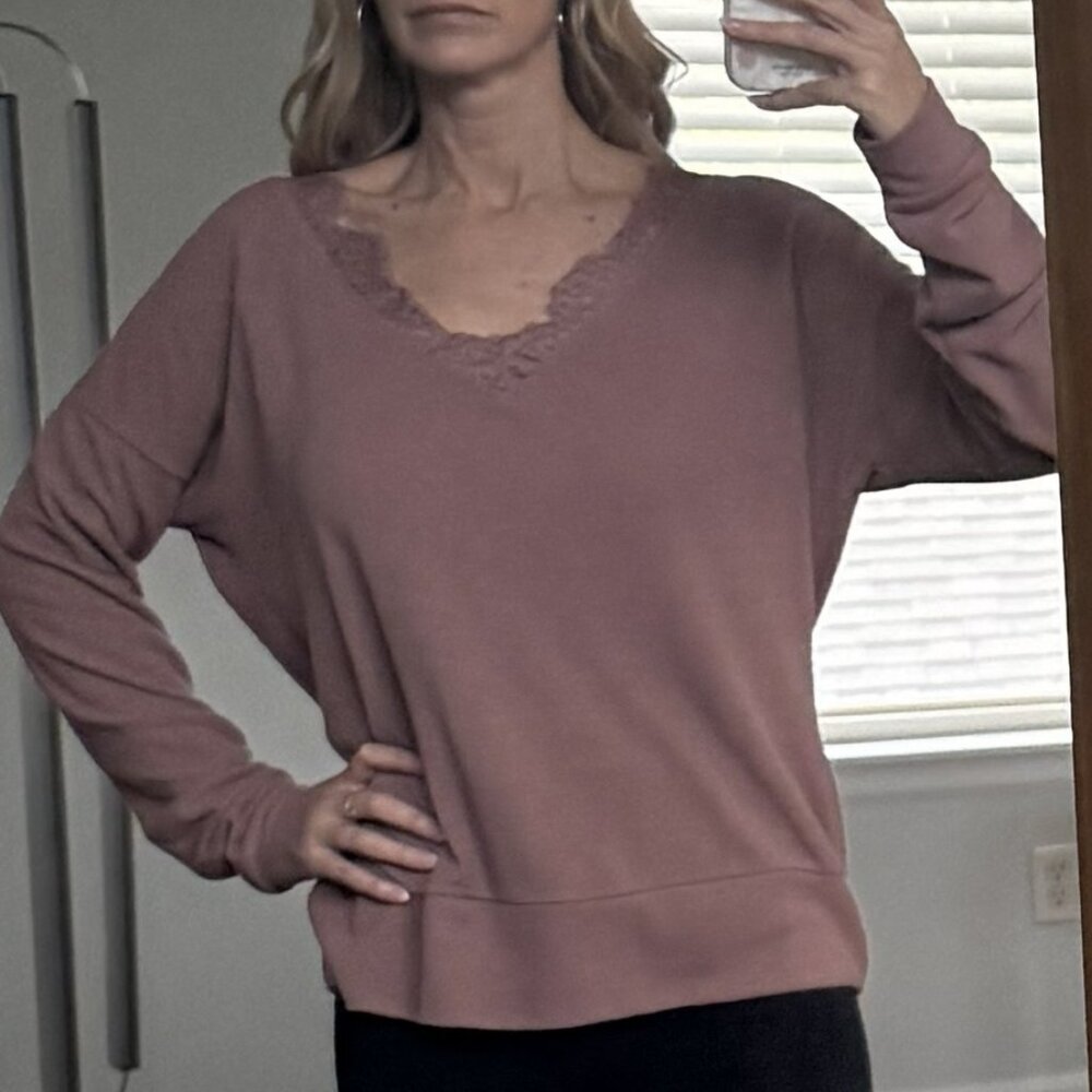 Beautiful Dusty Rose Sweater - size L